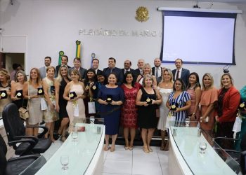 Solenidade homenageia mulheres com comenda Eva Lúcia na Câmara