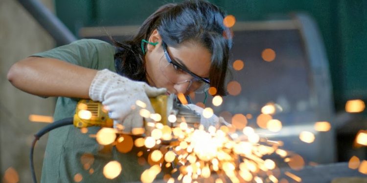 Diferença salarial entre homens e mulheres na mesma ocupação no RN chega a 28,53%, aponta estudo