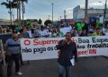 Ex-funcionários do Supermercado Boa Esperança fazem protesto em Parnamirim