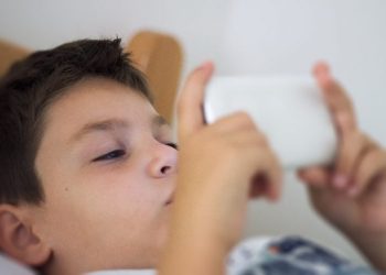 Escola de Natal estabelece intervalo sem celular para promover vínculos afetivos