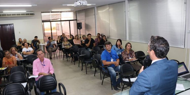 Servidores da Câmara recebem capacitação sobre licitação