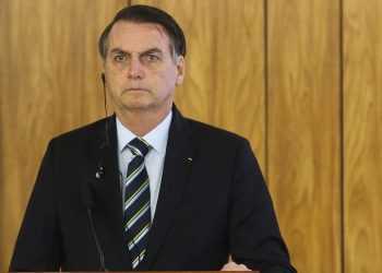 Bolsonaro desautoriza secretário e diz que não vai criar impostos a igrejas