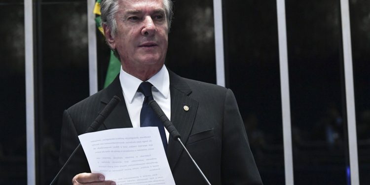 PGR pede condenação de Collor a 22 anos e 8 meses de prisão no caso BR Distribuidora