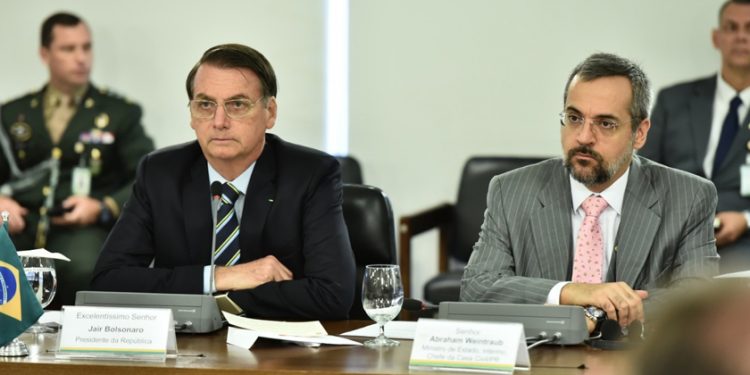 Universidade nordestina não deve ensinar filosofia, diz novo titular do MEC