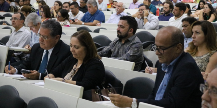 Prefeito e secretários de Parnamirim participam de encontro regional de gestores municipais