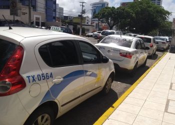 Para ‘equilibrar’ concorrência com aplicativos, projeto de lei quer aumentar número de táxis em Natal