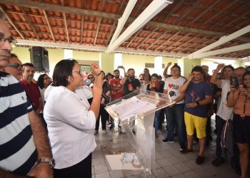 Em ato contra golpe de 1964, governadora do RN dá nome de estudante torturado e morto a prédio histórico