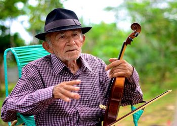 Aos 81 anos, morre o poeta cordelista Xexéu