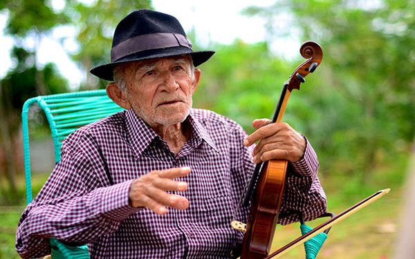 Aos 81 anos, morre o poeta cordelista Xexéu