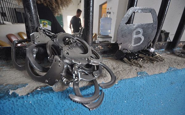 Saída da PM enfraquece sistema penitenciário