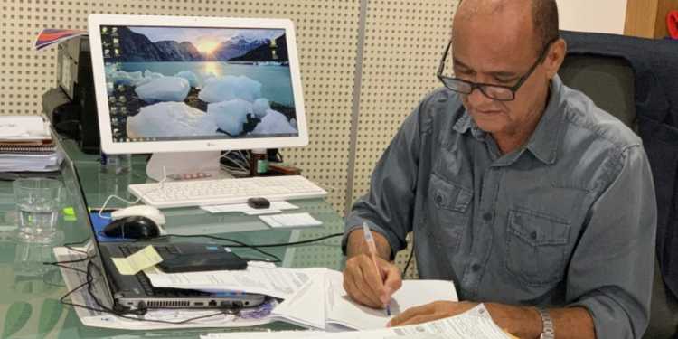 Prefeito sanciona Plano de Cargos da Saúde