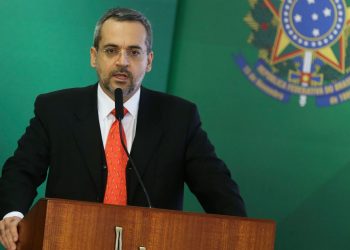 MPF processa ministro da Educação por sugerir a universidades federais do RN substituir terceirizados por alunos