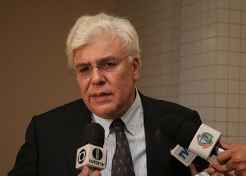 Fernando Freire deixa a prisão e passa a cumprir pena em casa