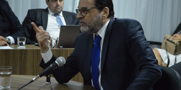 Justiça mantém decisão que livrou Henrique da “Farra das Passagens”