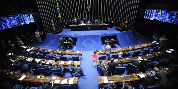 Senado aprova pacote anticorrupção com punição para abuso de autoridade
