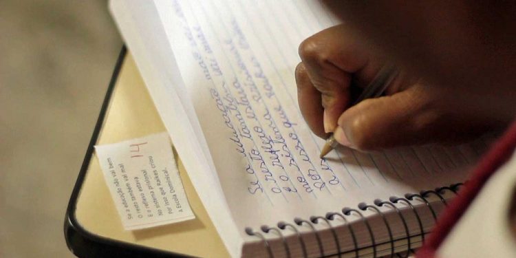 Analfabetismo entre potiguares com mais de 15 anos é quase o dobro da média nacional