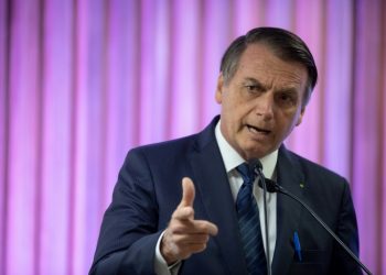 Bolsonaro critica STF por criminalizar a homofobia