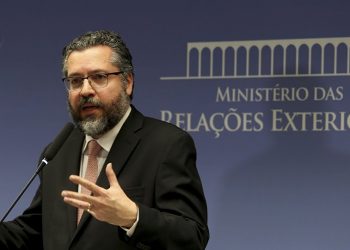 Itamaraty orienta diplomatas a frisar que gênero é apenas sexo biológico