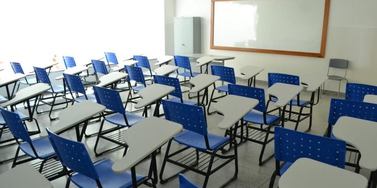 Quase 60% dos potiguares com mais de 25 anos não concluíram a educação básica