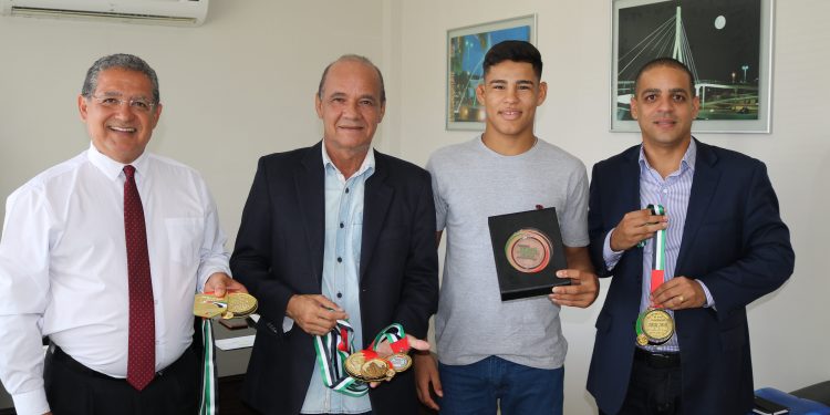 Atleta parnamirinense conquista mundial de Jiu-jitsu na Califórnia