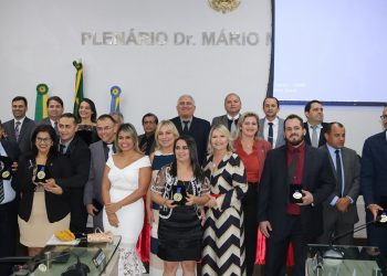 Câmara homenageia advogados com entrega da Comenda Benedita Fernandes