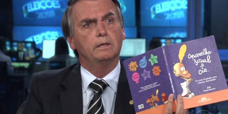 Questões de gênero em escola pública e a defesa dos pais contra a cultura do mundanismo
