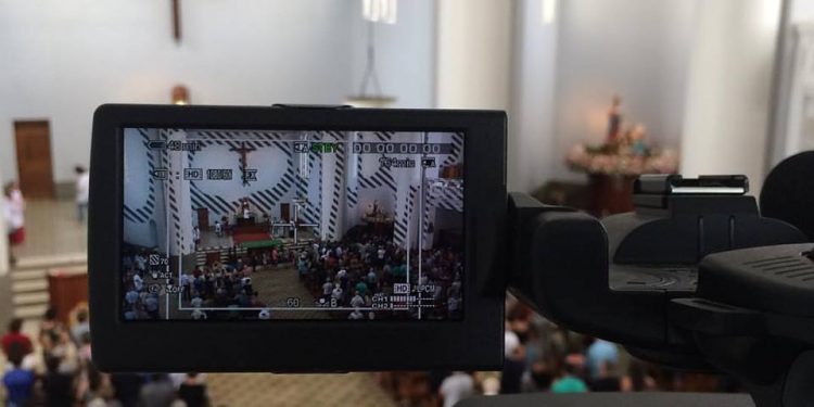 Católicos ganham espaço midiático e esperam conter evasão de fiéis para os evangélicos