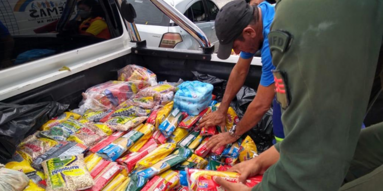 Cestas básicas continuam sendo entregues às famílias em vulnerabilidade social