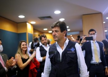 Demissão de ministro é remédio amargo em dias de Brasil em crise