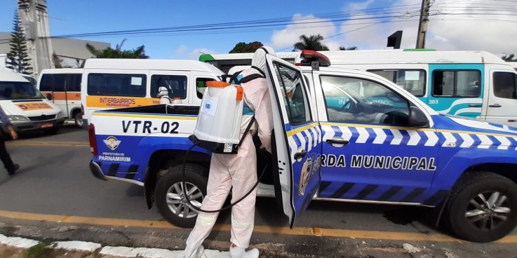 Prefeitura realiza desinfecção de transporte interbairros e viaturas