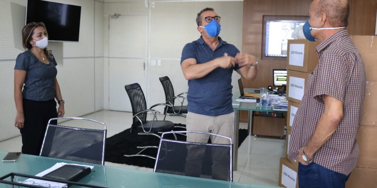 Prefeitura recebe doação de 10 mil máscaras para Saúde