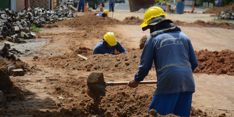 Obras de saneamento se aproximam de 400 km da rede coletora de esgoto instalada