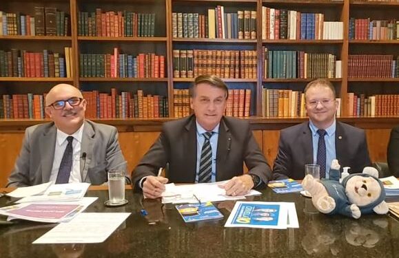 Bolsonaro diz que pretende criar o programa “Minha Primeira Empresa”, para incentivar empreendedorismo no Brasil