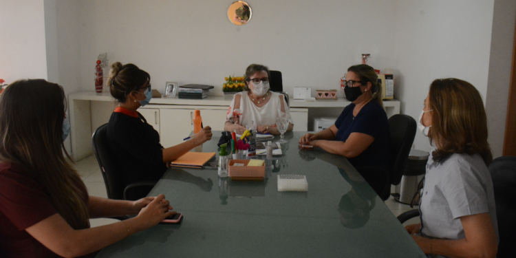 Parnamirim – Sesad discute elaboração de plano de imunização contra a Covid-19 –