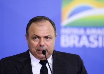 ‘Todas as vacinas produzidas no Brasil, ou pelo Butantan, pela Fiocruz ou qualquer indústria, terá prioridade do SUS’, diz Pazuello