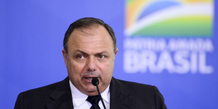 ‘Todas as vacinas produzidas no Brasil, ou pelo Butantan, pela Fiocruz ou qualquer indústria, terá prioridade do SUS’, diz Pazuello