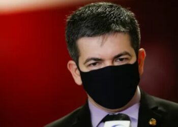 Randolfe questiona viagem da comitiva do governo a Israel