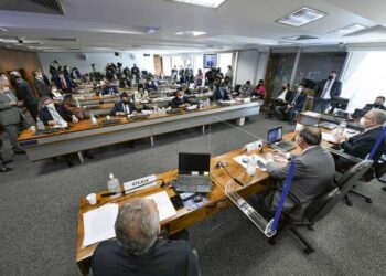 Para jurista, como CPI não sabe investigar governo sem casos de corrupção, resta a alternativa da desmoralização pública