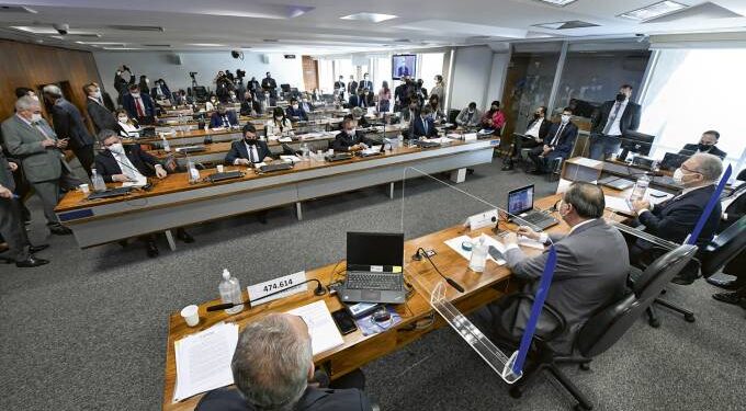 Para jurista, como CPI não sabe investigar governo sem casos de corrupção, resta a alternativa da desmoralização pública