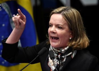 “A batata dele começa a assar” diz Gleisi Hoffmann do PT sobre Bolsonaro