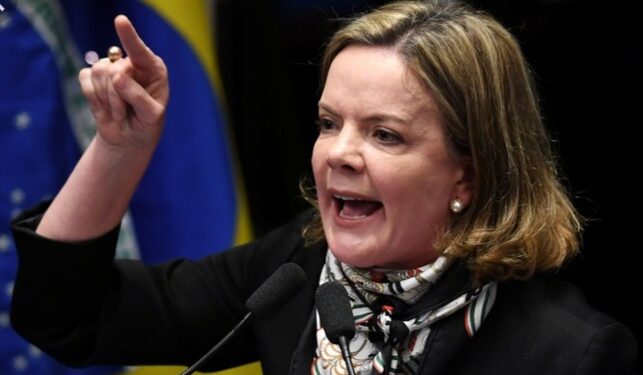“A batata dele começa a assar” diz Gleisi Hoffmann do PT sobre Bolsonaro
