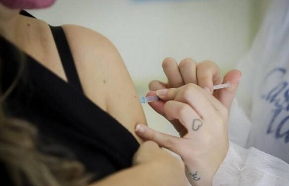 Vacinas já salvaram 63 mil brasileiros, aponta estudo