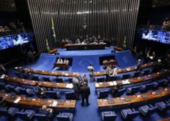 Congresso se articula para dobrar valor do fundo eleitoral, após veto de Bolsonaro