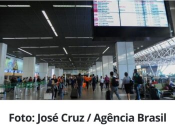 Governo publica portaria que exige quarentena de viajantes não vacinados