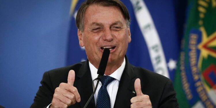 MP de Bolsonaro garante pagamento de Auxílio Brasil de R$400 já nesta sexta-feira