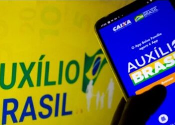 Gasto do governo com o Auxílio Brasil deve chegar a R$ 87 bilhões em 2022