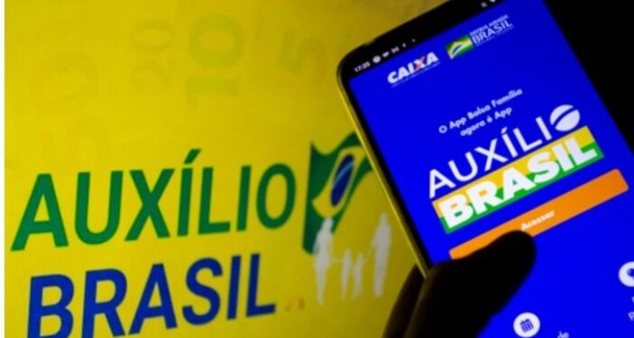 Gasto do governo com o Auxílio Brasil deve chegar a R$ 87 bilhões em 2022