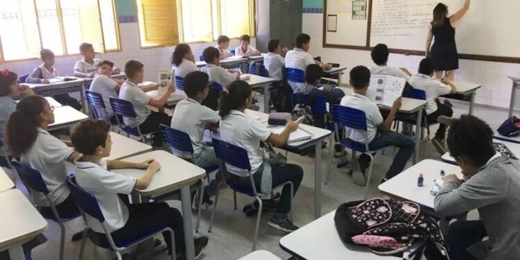 Aulas da rede estadual começam nesta segunda-feira; greve é incerta no RN