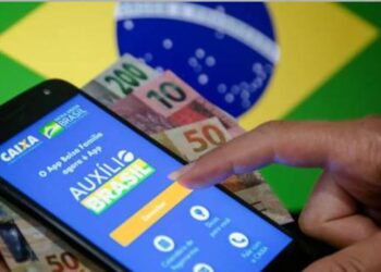 Auxílio Brasil de R$ 400 começa a ser pago nesta segunda-feira a 18 milhões de pessoas