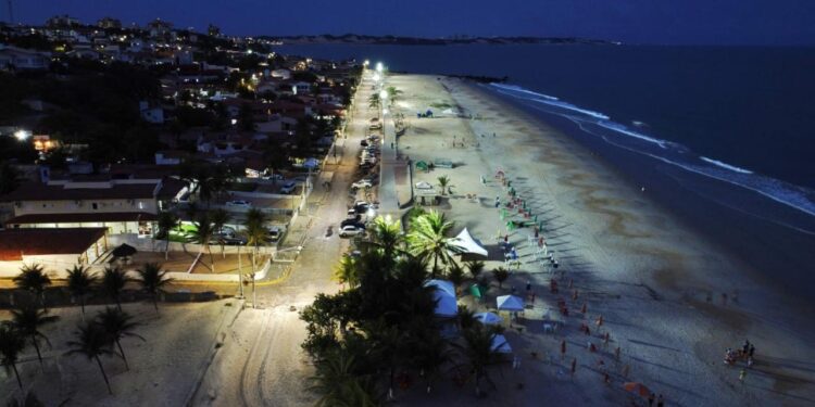 Prefeitura de Parnamirim conclui melhorias de iluminação na Orla de Pirangi e em Parque das Árvores